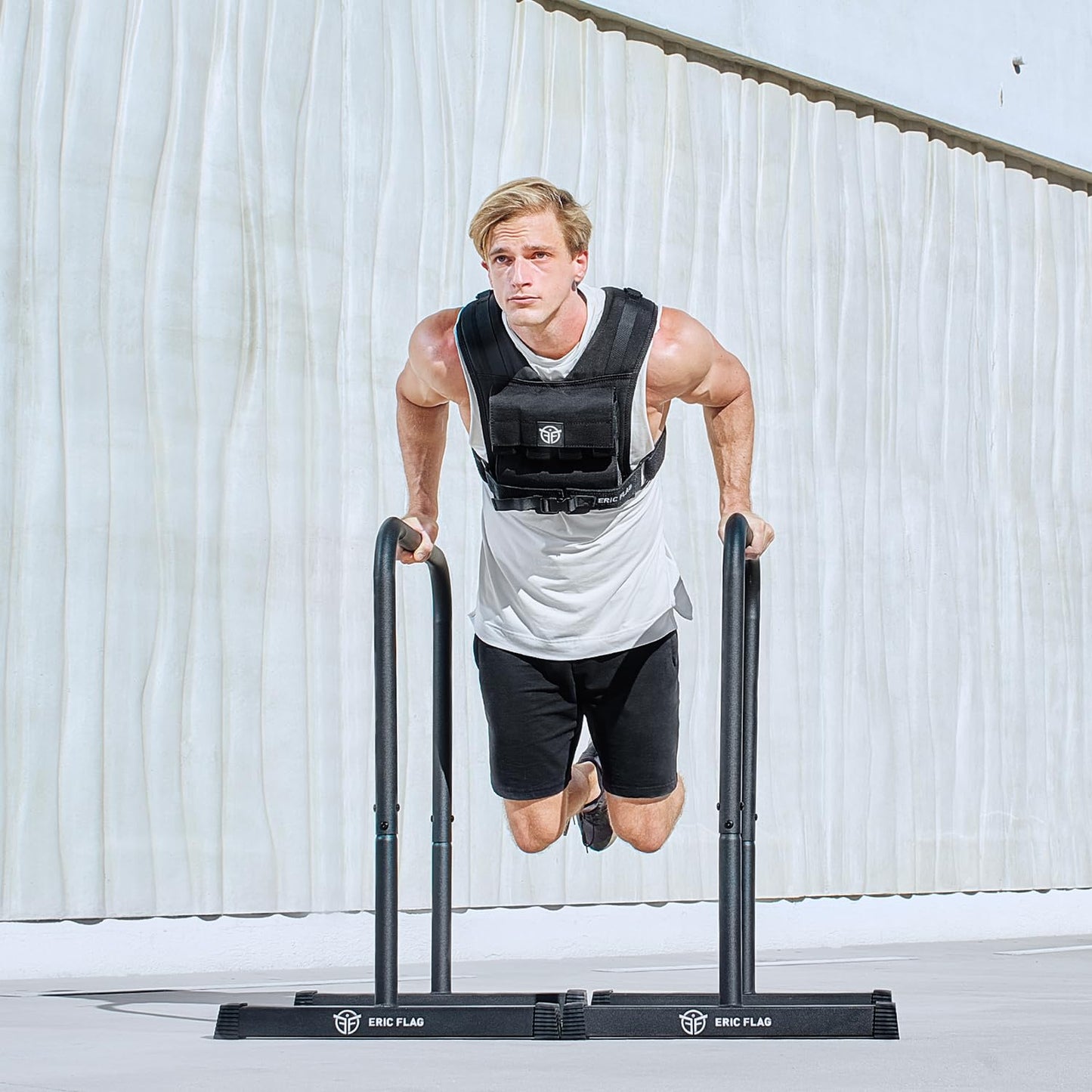 Eric Flag Gewichtsweste 20kg oder 10kg - Einstellbare Weighted Vest für Crosstraining, Krafttraining, Calisthenics und Gym, Bequeme Gewichtsweste mit Herausnehmbare Metall-Gewichte, Damen & Herren